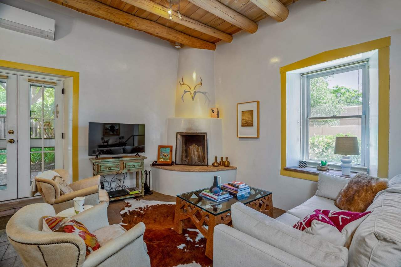 573 W San Francisco Unit B - Furnished - Lease Terms Negotiable!