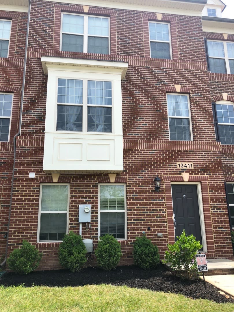 Beautiful Garage Townhouse in Poplar Run - Minutes to Glenmont METRO  I-200!