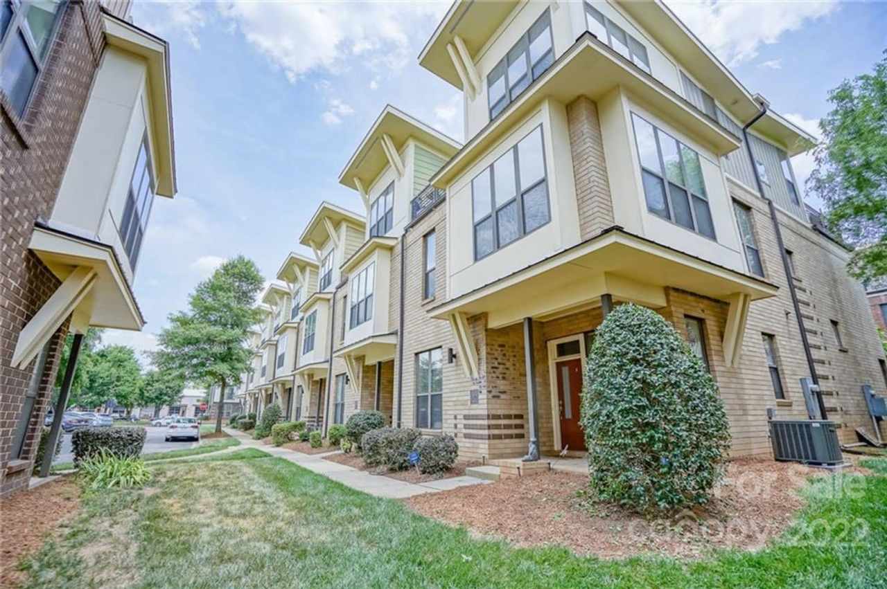 Room in 3 Bedroom Townhome at Steel Yard Ct