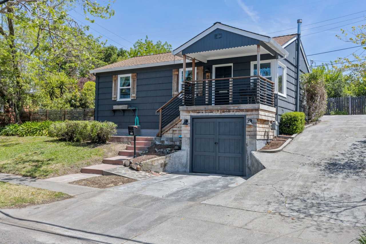 Fully Furnished 3-Bedroom, 1-Bath Modern Bungalow