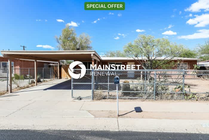 3743 East Helena Stravenue