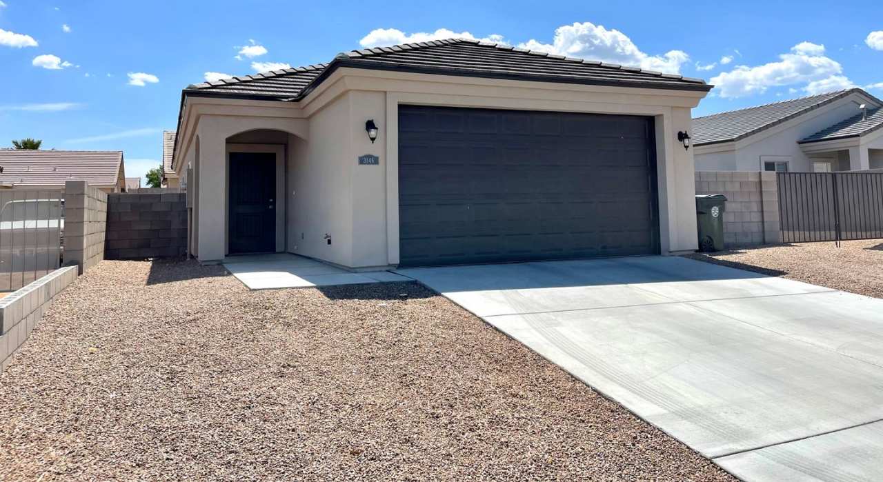 Great 3 Bedroom Home near Hualapai School!