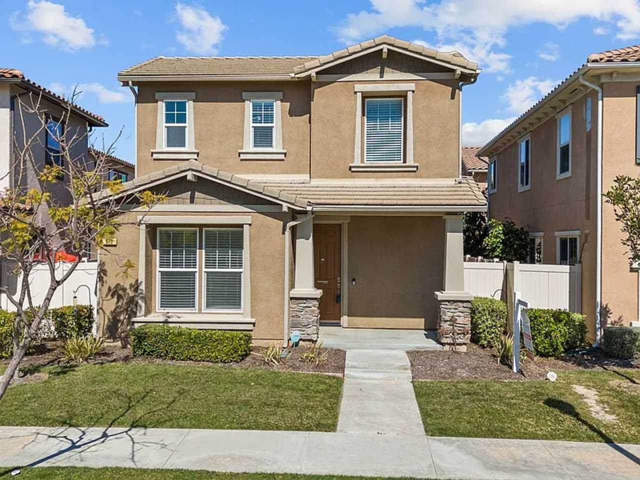 679 Nile River Dr, Oxnard