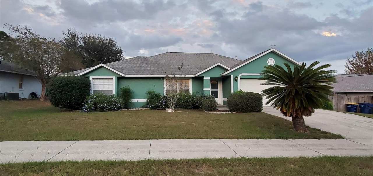 913 PALM FOREST LANE