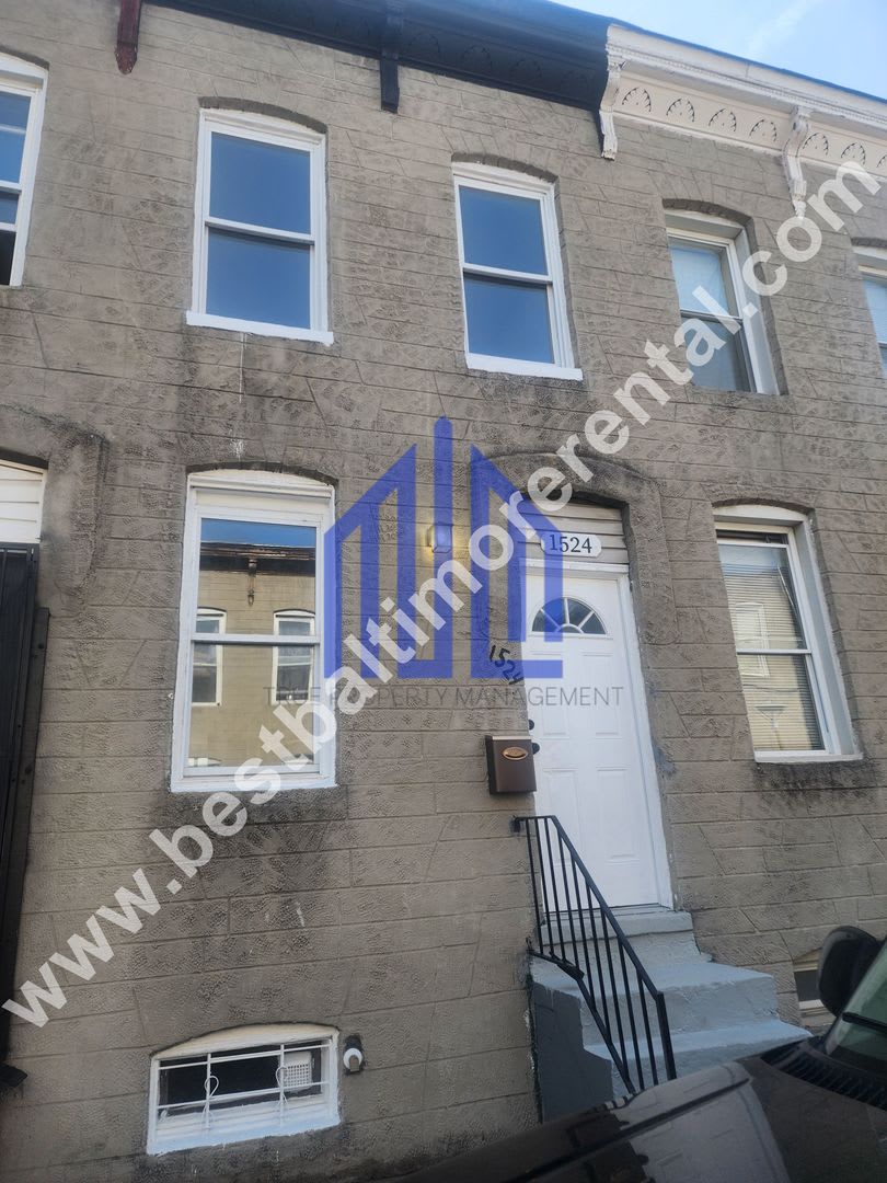 Cozy 2 Bedroom Home in East Baltimore