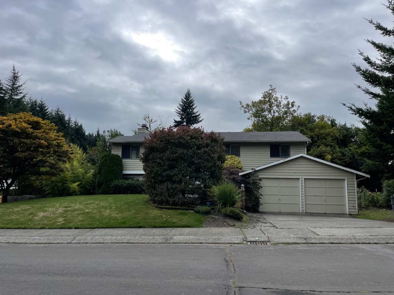 CLICK "REQUEST A TOUR" NOW!