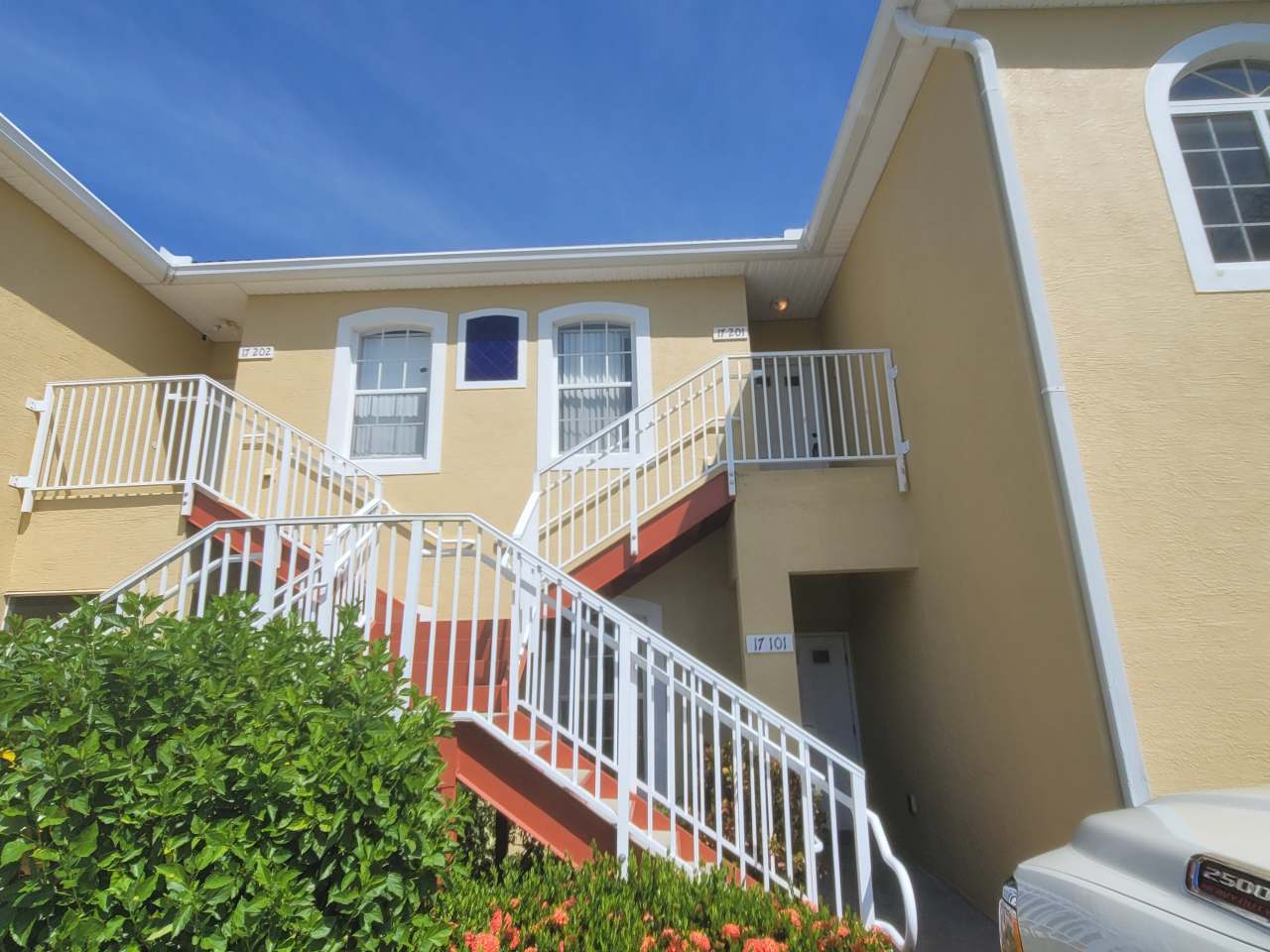 17201 Indian Creek Dr