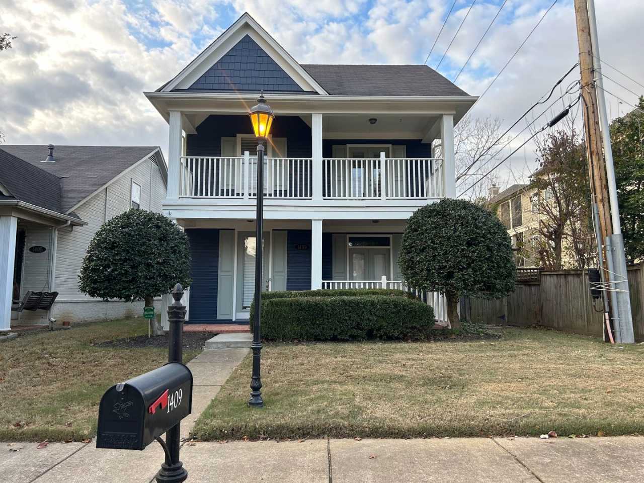 Charming Island Home with plenty of living space! Pets are owner's approval, fees apply. Owner will manage.