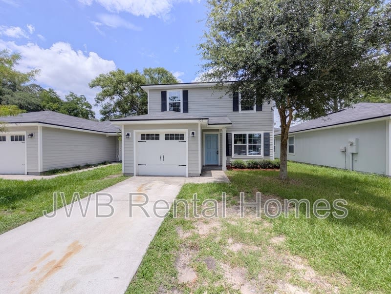 9021 Dandy Ave