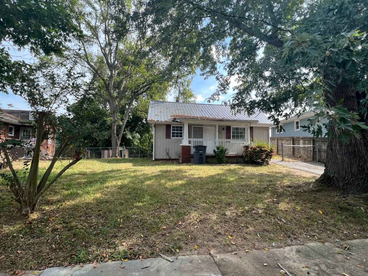 2 bed 1 bath Kingsport - off of Fort Henry Drive