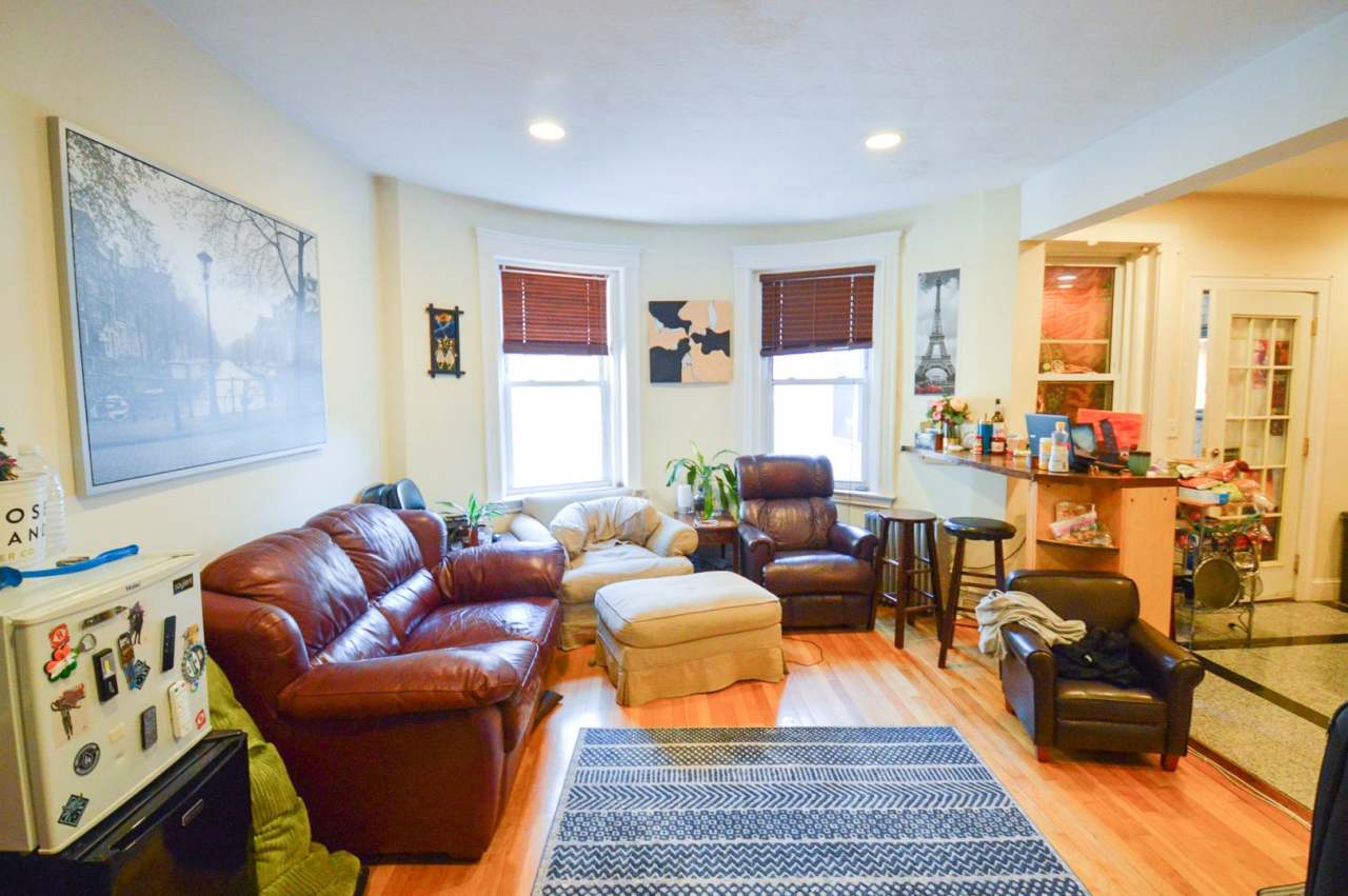 Brookline 3bed / 2bath in Coolidge Corner - Modern Unit - No Broker Fee - $4400