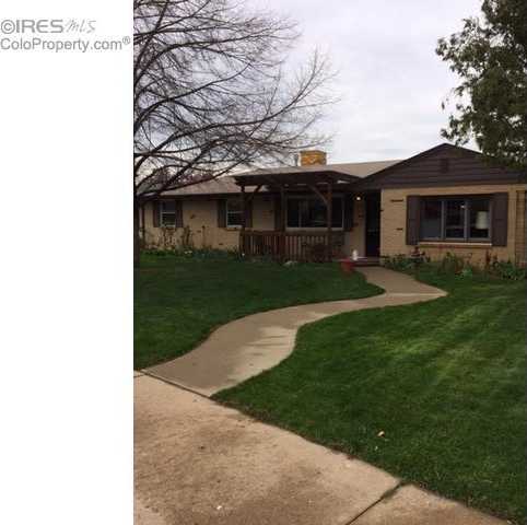 Fantastic Brick Ranch w/ 3 bedrooms and a Huge 2 Car Garage!