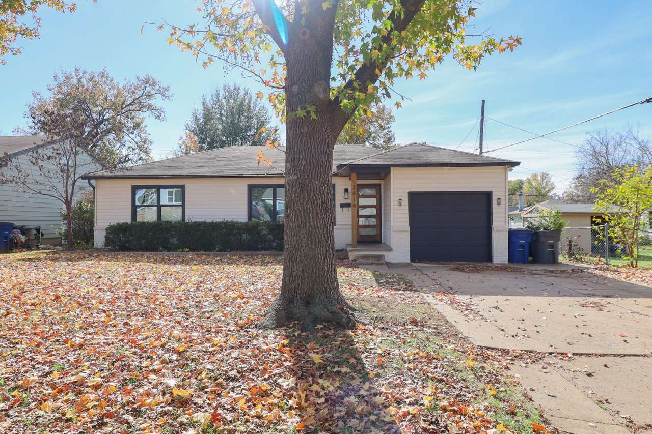 4 Bed | 2 Bath in Midtown!