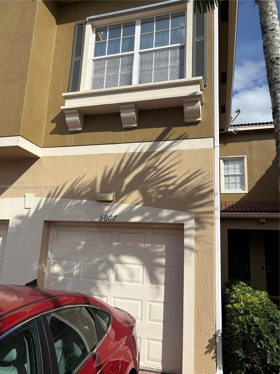 5807 Hampton Hills Blvd