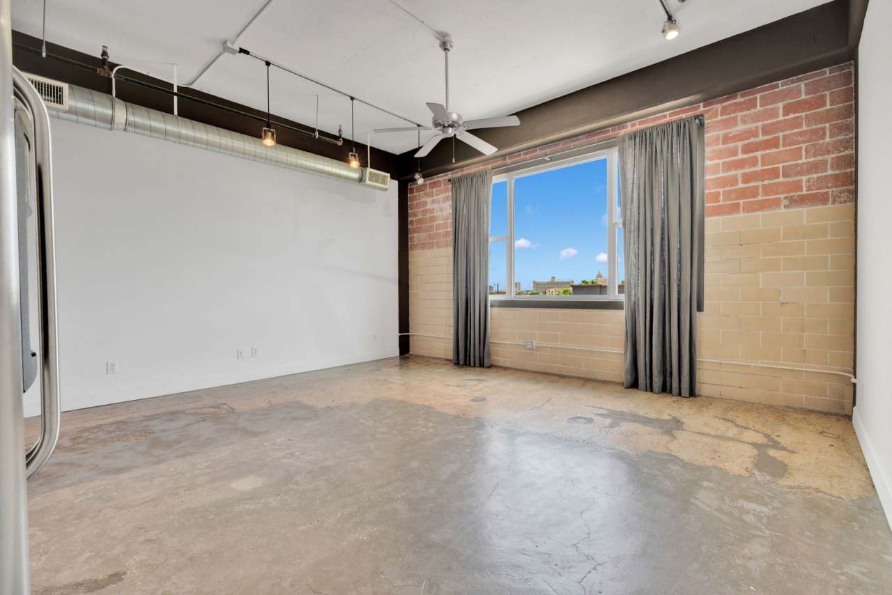 Modern Condo in Downtown San Antonio!