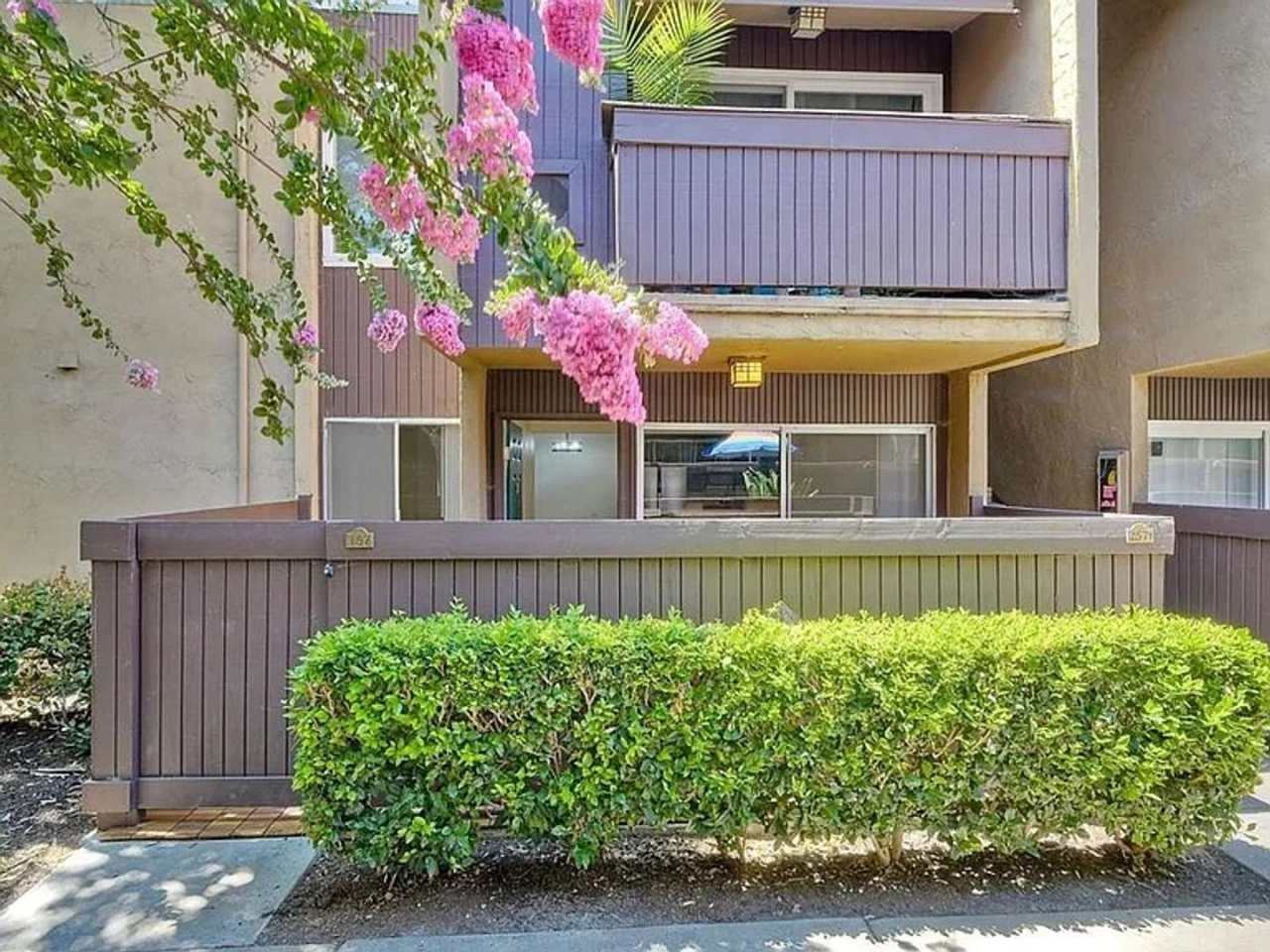 ***Move In Special** Allure Condo in Serra Mesa 2 Bedroom