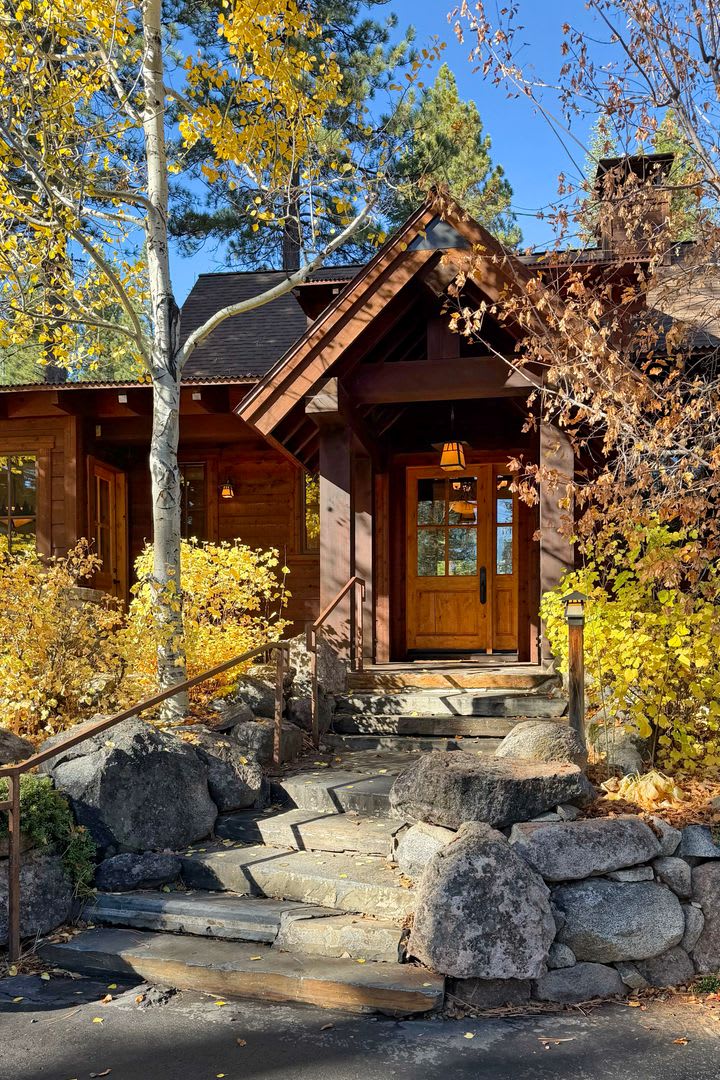 Luxury Lahontan Rental – Serene Forest Setting  Timeless Mountain Design