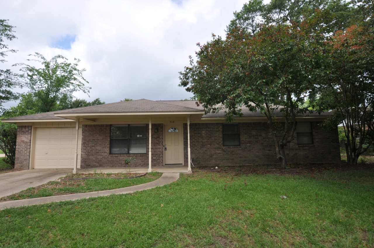 3 Bedroom for rent in Lindale! Tour Today!
