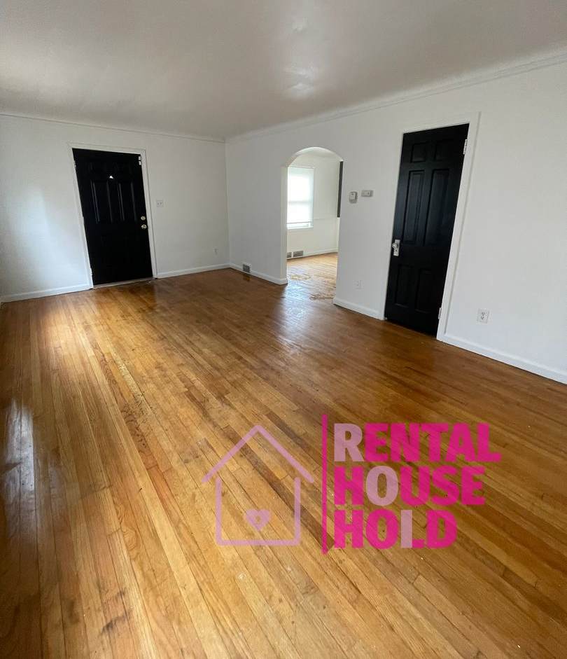 ~ 3 BEDROOM | 1 BATH | FREE PRE SCREEN