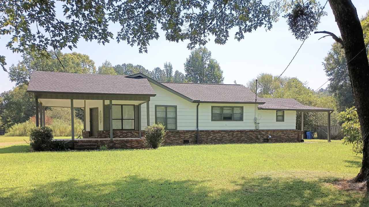 Enjoy a Peaceful "Country" Setting" in Hartselle