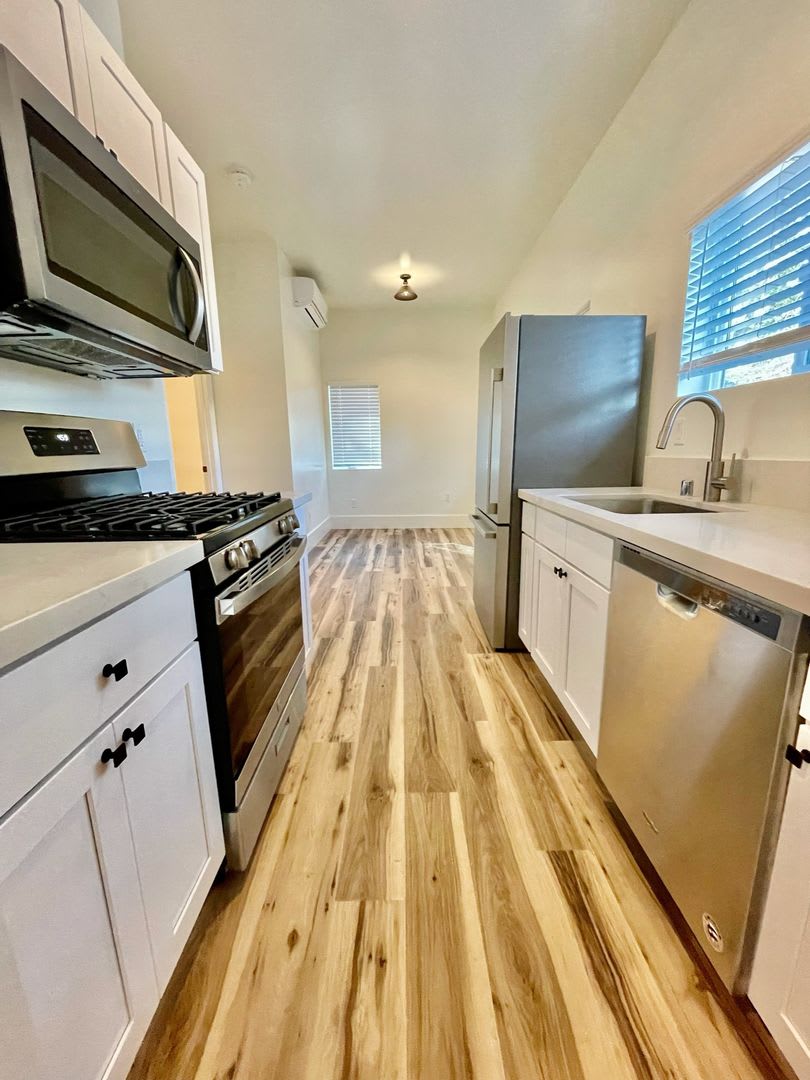 2 bedroom/1 Bathroom - Isla Vista