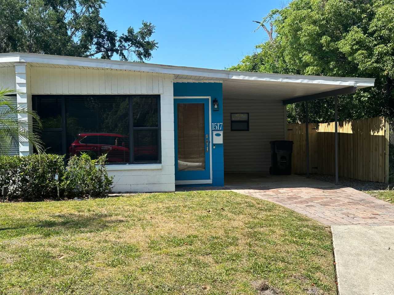 Half a Duplex in the heart of Downtown Orlando!