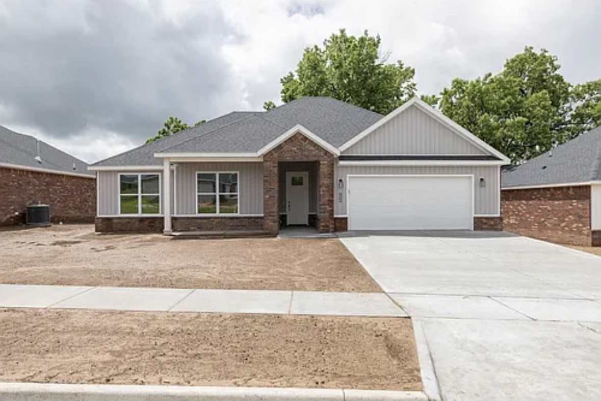 921 East Buchanan Street