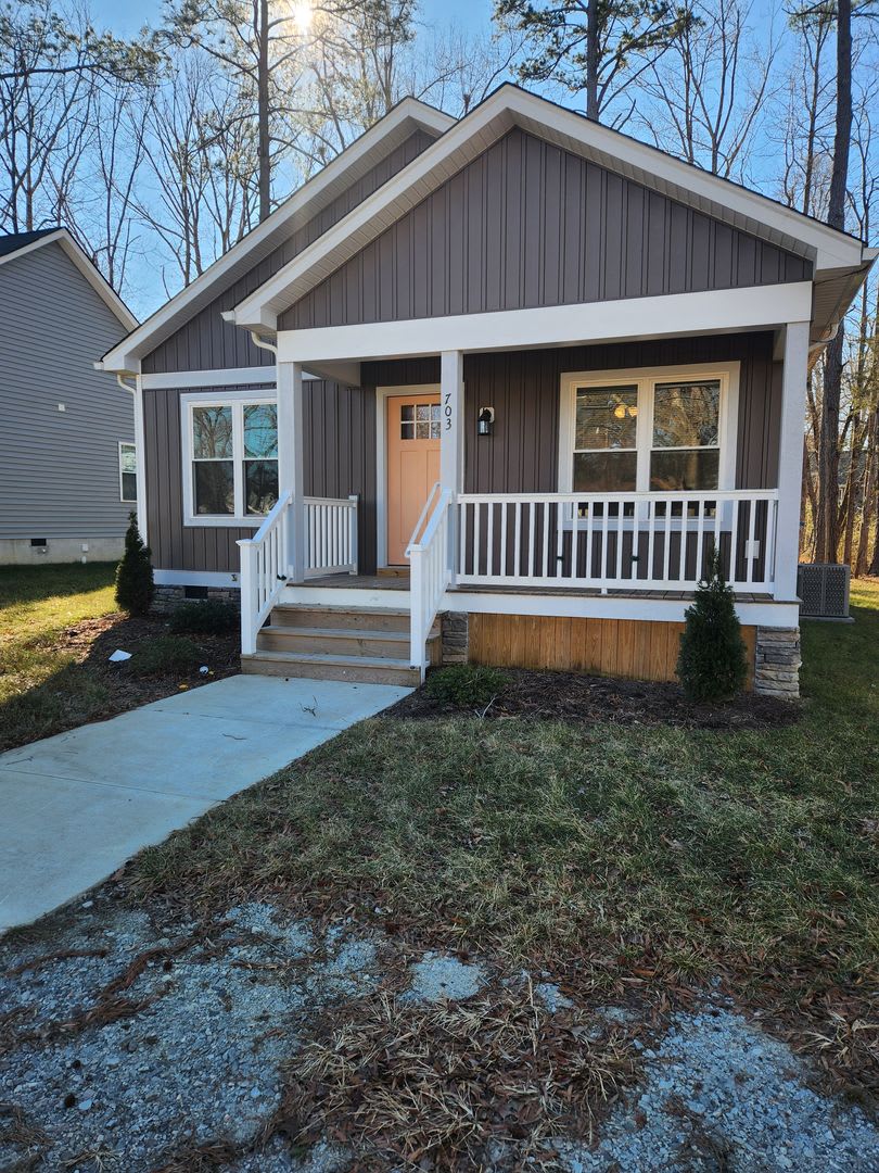 New Construction 3 Bed 2 Bath Rancher- Blackstone-Fort Pickett Area