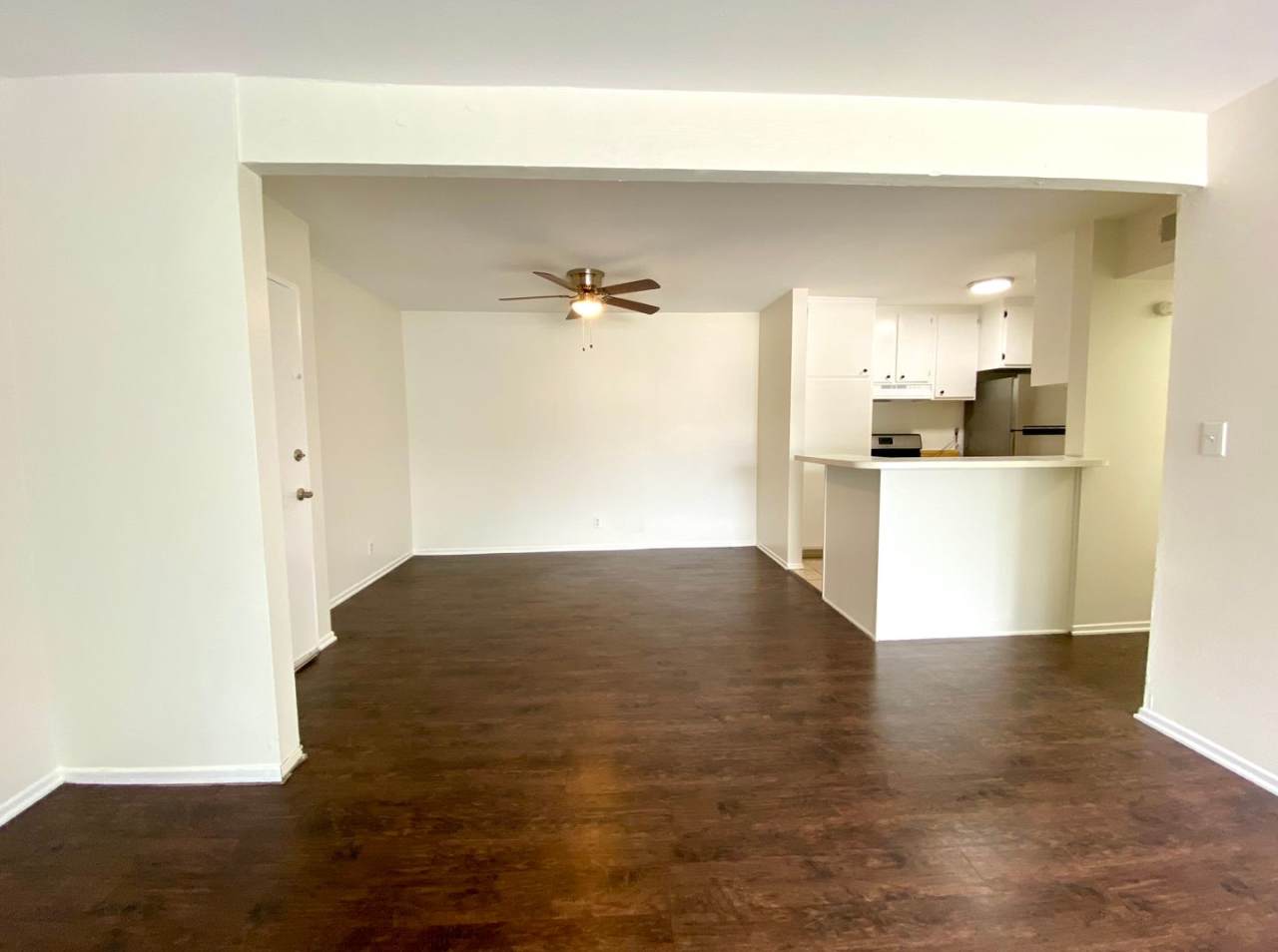 Charming 3 bed 2 bath condo in Tarzana