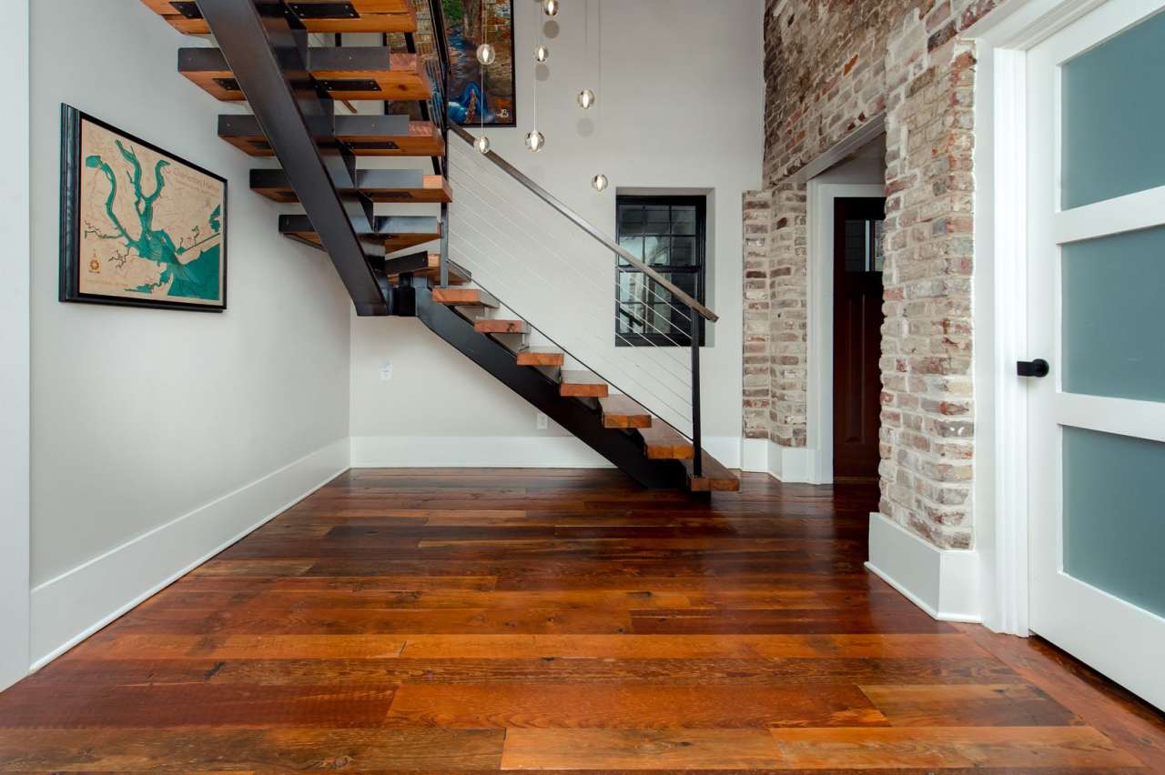 Historical Downtown Charmer- Fully Furnished