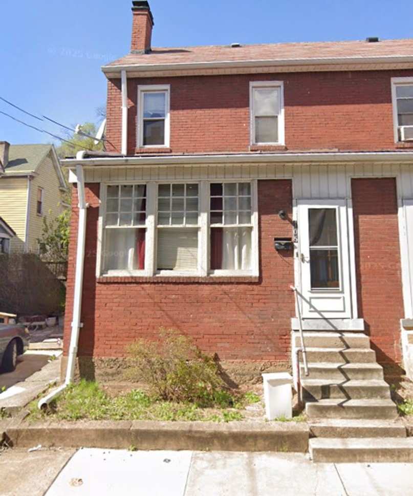 **2-Bedroom Apartment for Rent – 105 Court St., Carnegie, PA**