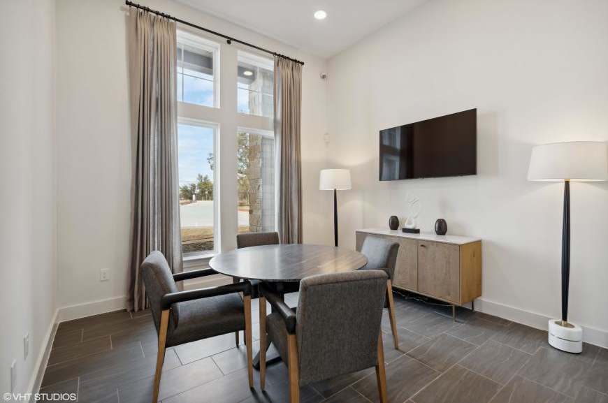 1844 W University Ave