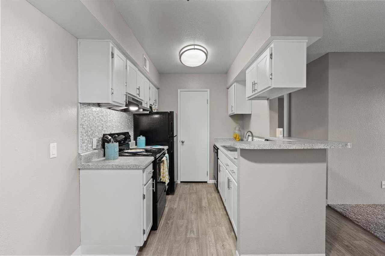 River Oaks Apartments