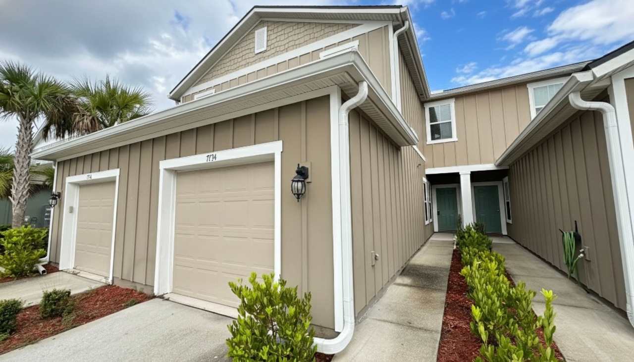 3 Bed 2.5 Bath Bay Pointe Townhome Available Now! Attached Garage  Lawn Care Included!