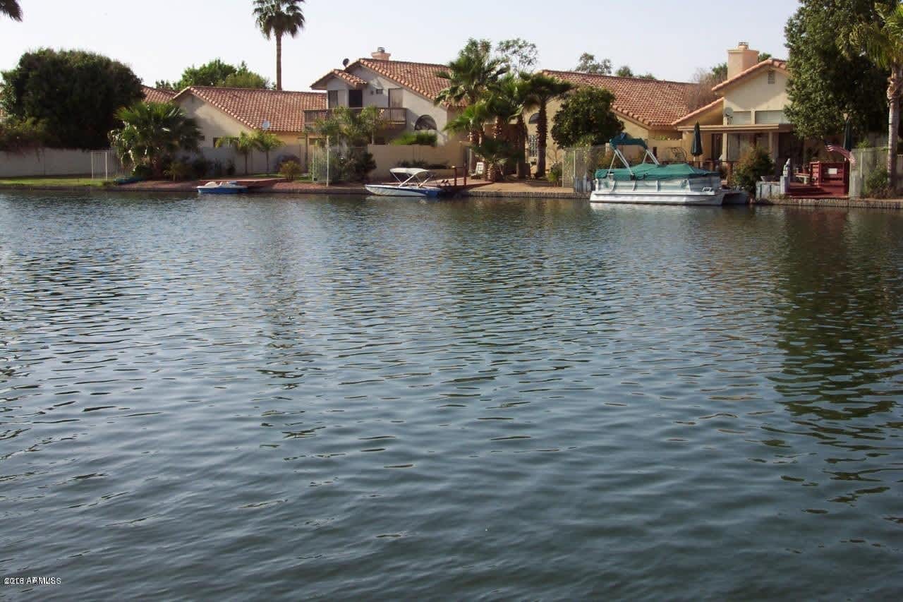 11018 W POINSETTIA Drive