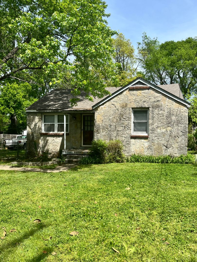 2 bedroom cottage/ Madison