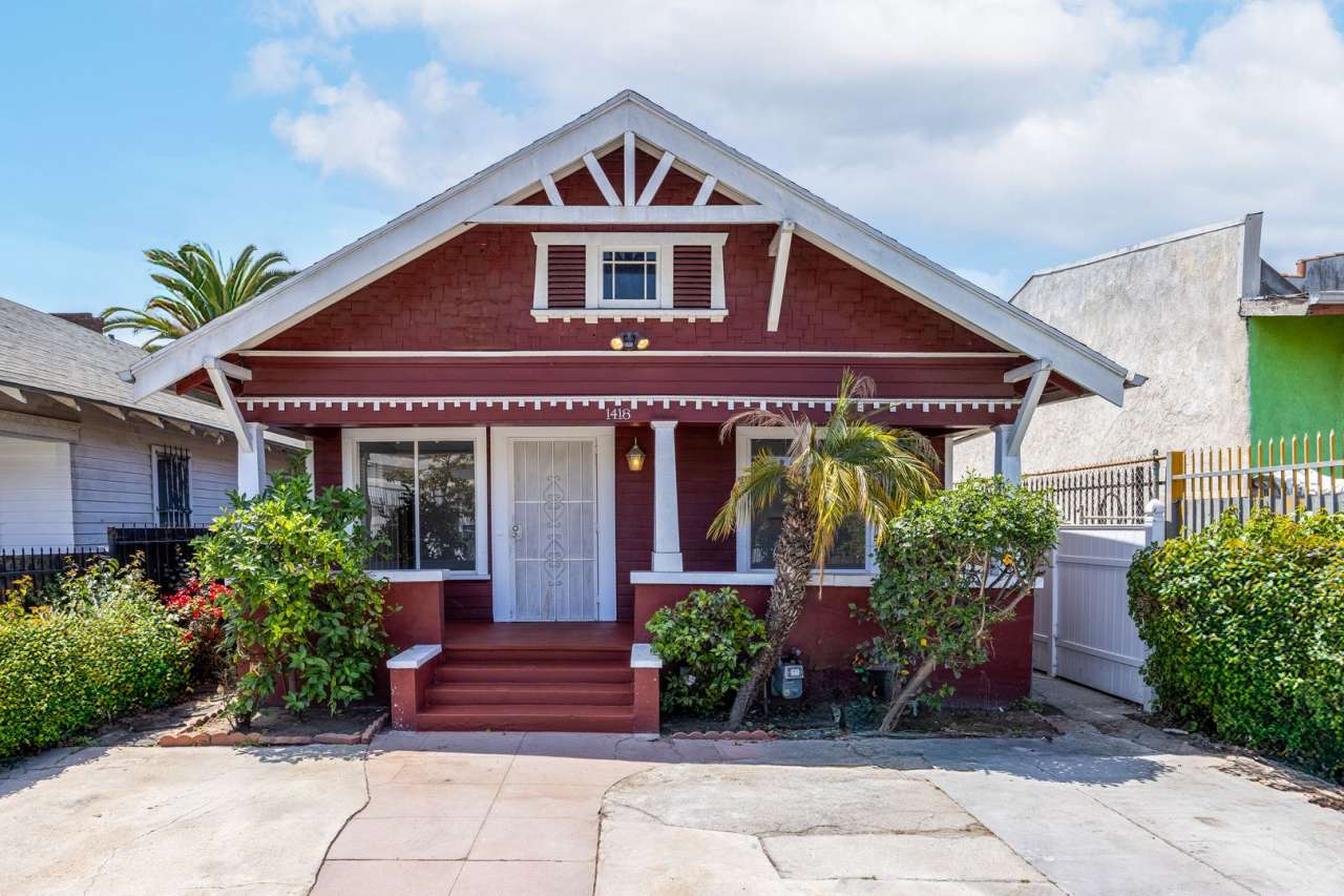 4 Bedroom Apartment with 2 Bathrooms at 1418 Jefferson Blvd. - Unit 1418