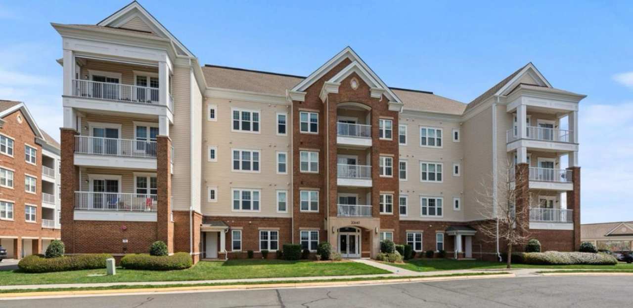 Gorgeous 2 Bed 2 Bathb Condo In Desired Green Potomac Condo *55+ Active Adult community*