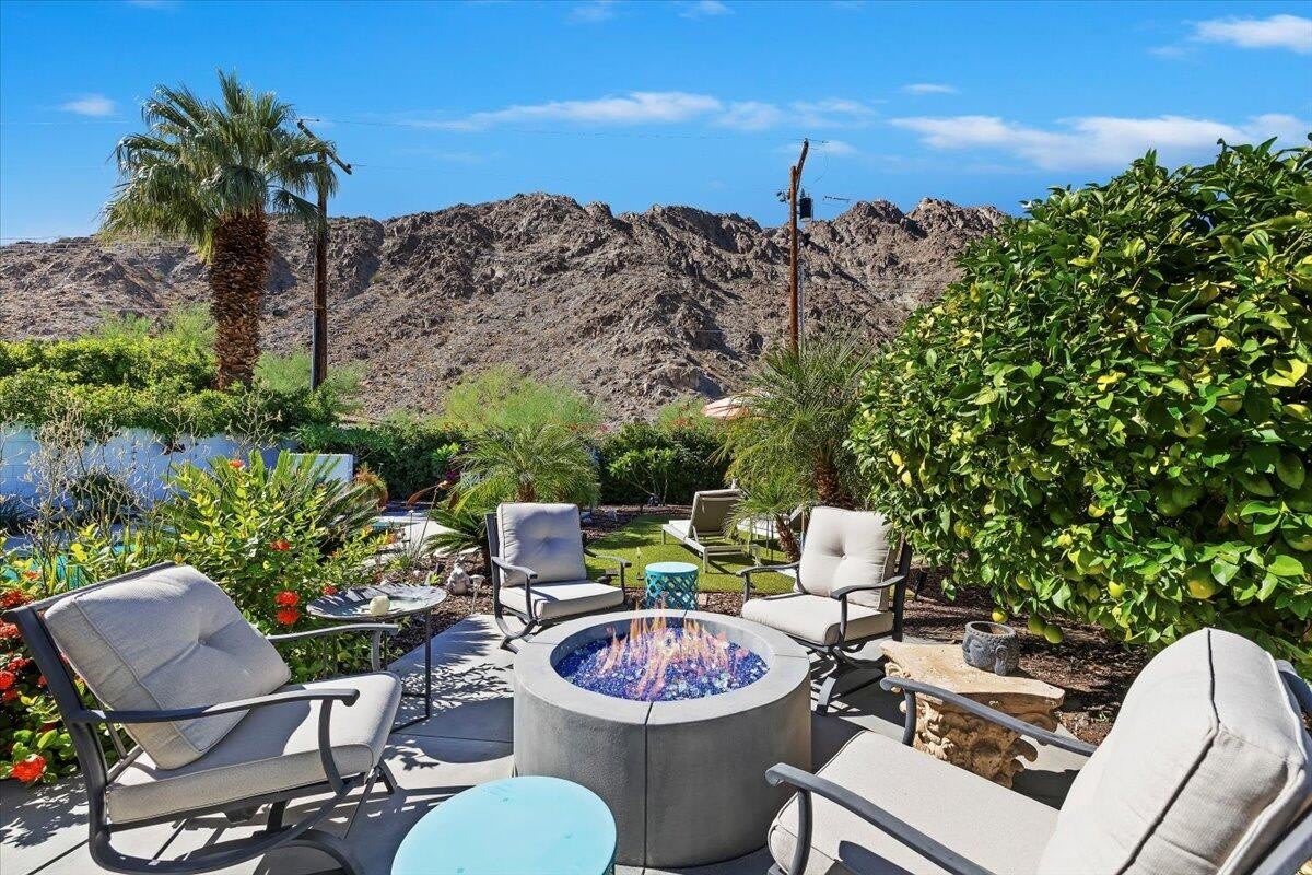 52273 Avenida Madero