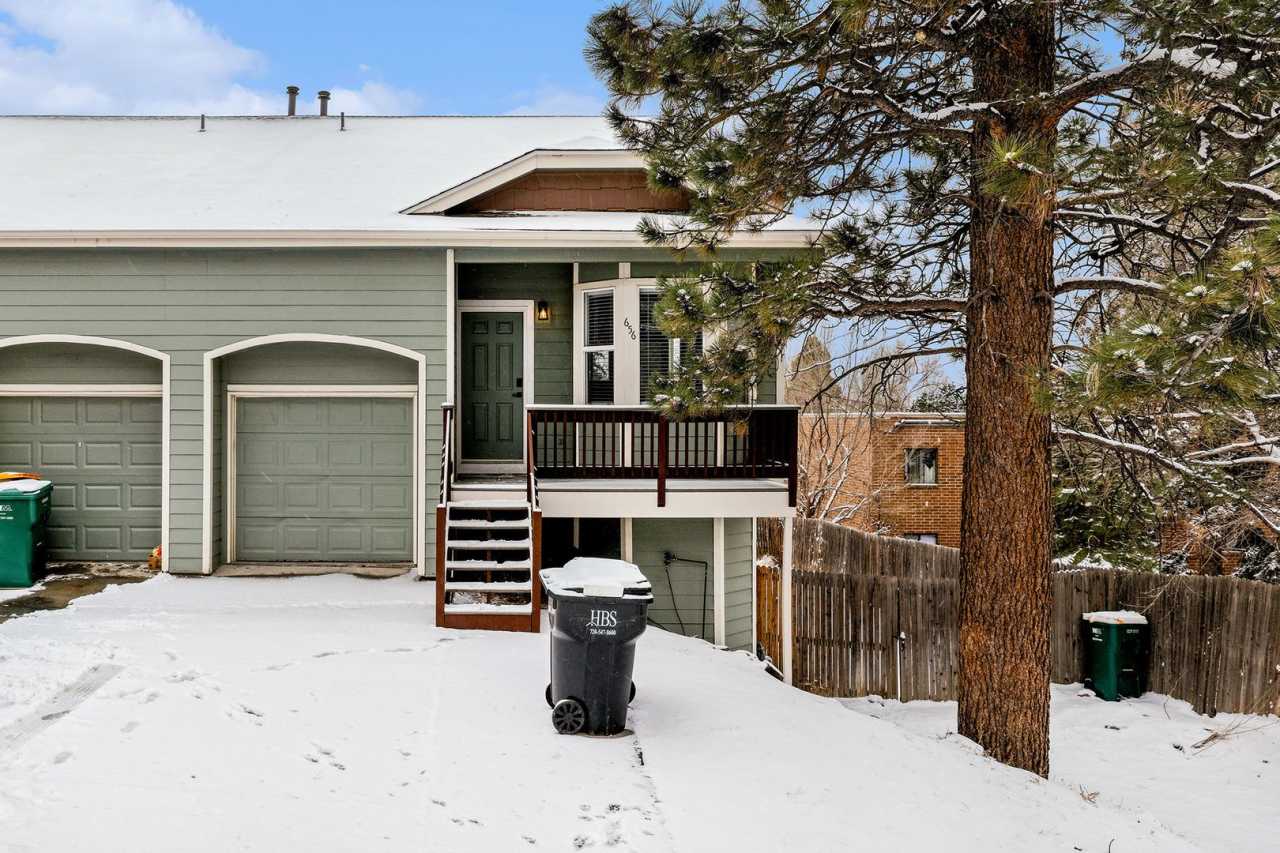 Fully renovated 3 bed/ 2.5 bath duplex in Casle Rock!!