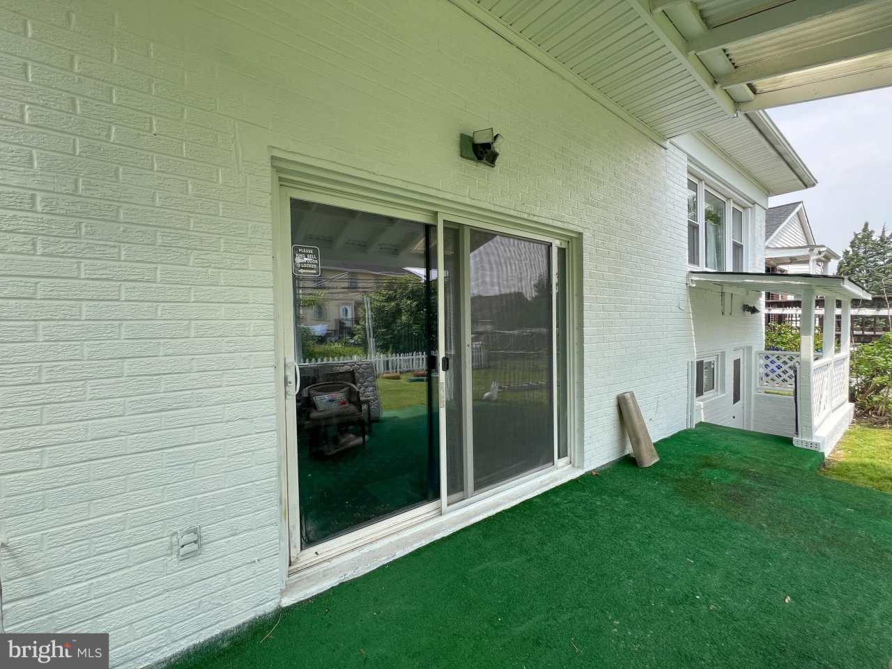 10209 DOUGLAS Avenue unit: Basement