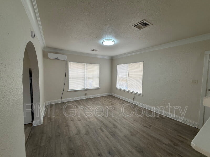 1447 North Lewis Place