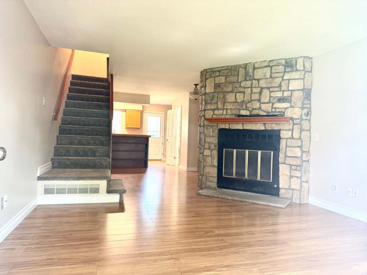 Beautiful Victoria Village Townhomes!