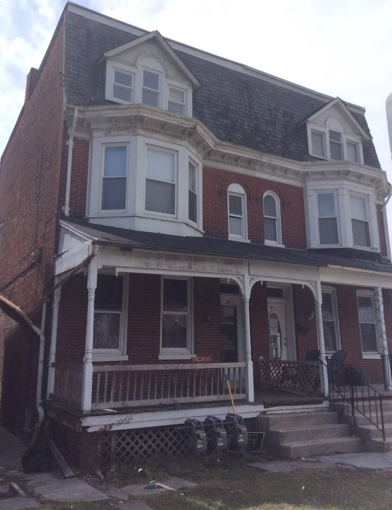 3rd floor Spacious Efficiency on the Avenues