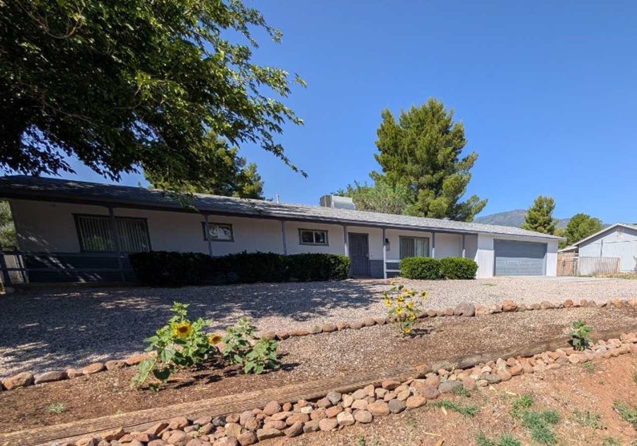 Spacious and newly remodeled 4 Bedroom with Office / Den, 2 Bath Home Contact Property Pros