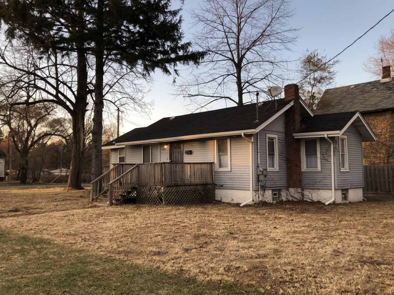 HUGE HOME WITH A TON OF SPACE!