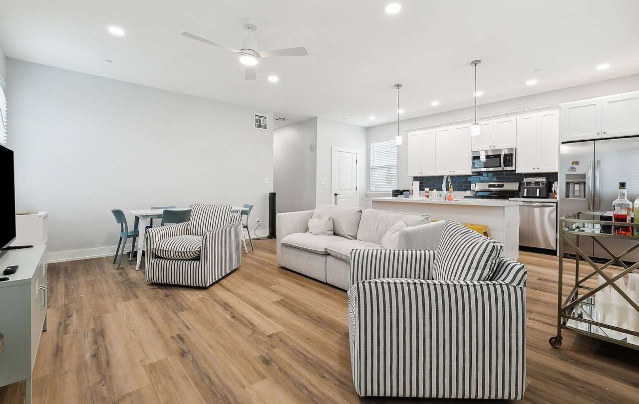 Elegant 3 Bedroom, 2.5 Bath Apartment