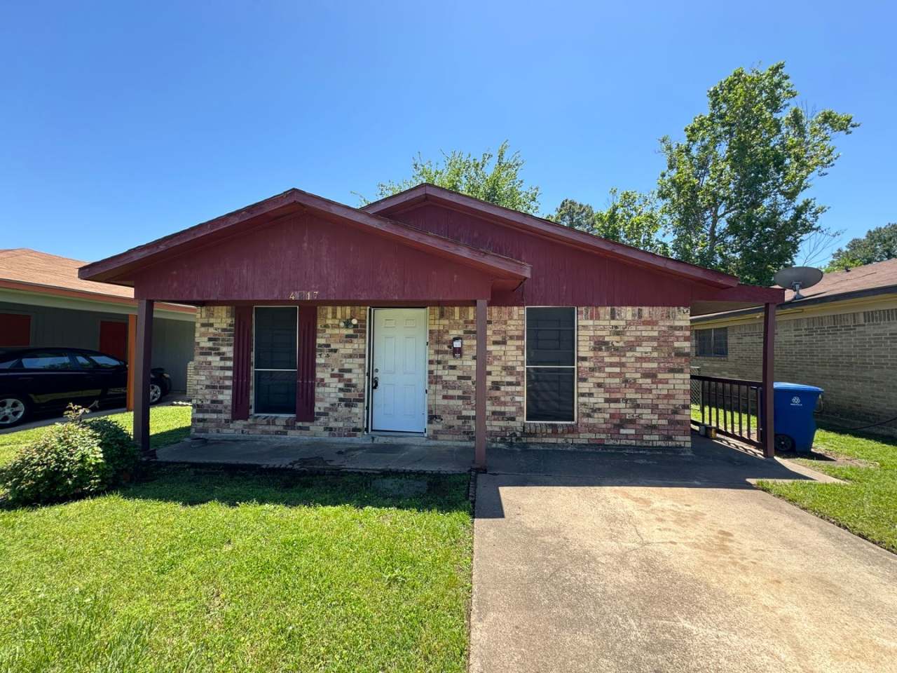 Super cute in Fairlawn Park.