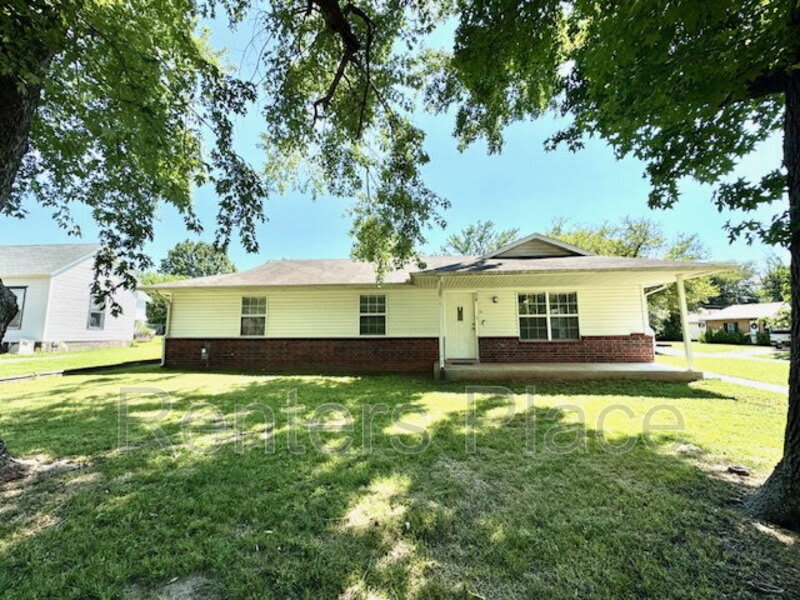 419 West College Street