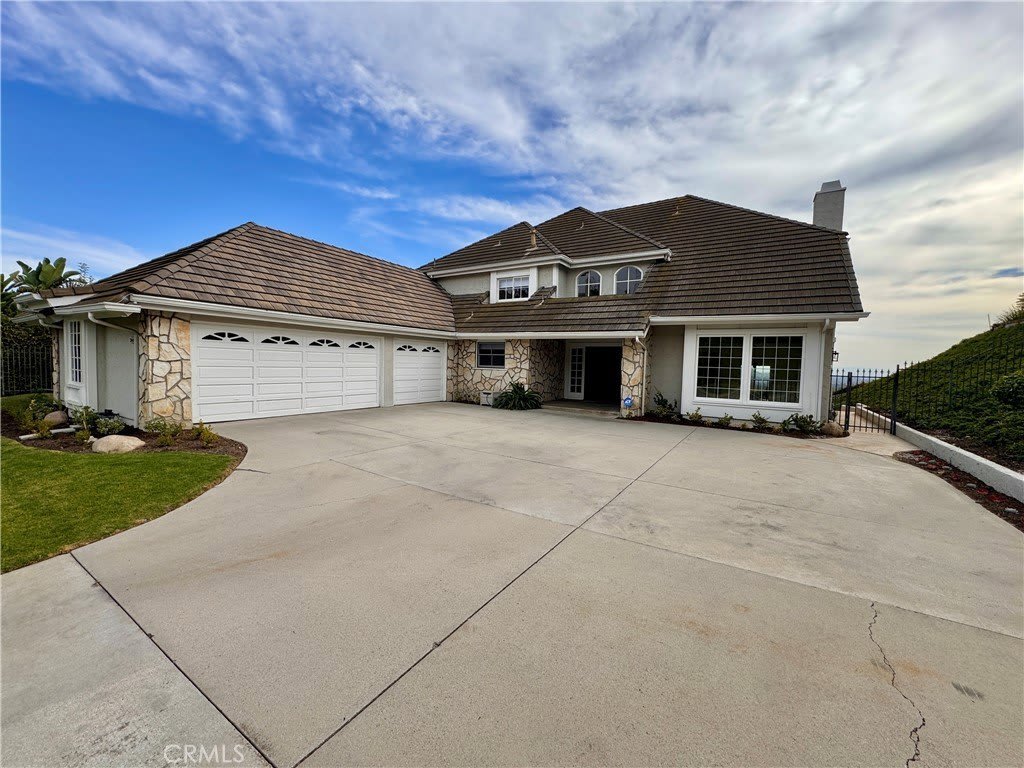 3940 E Summitridge Lane